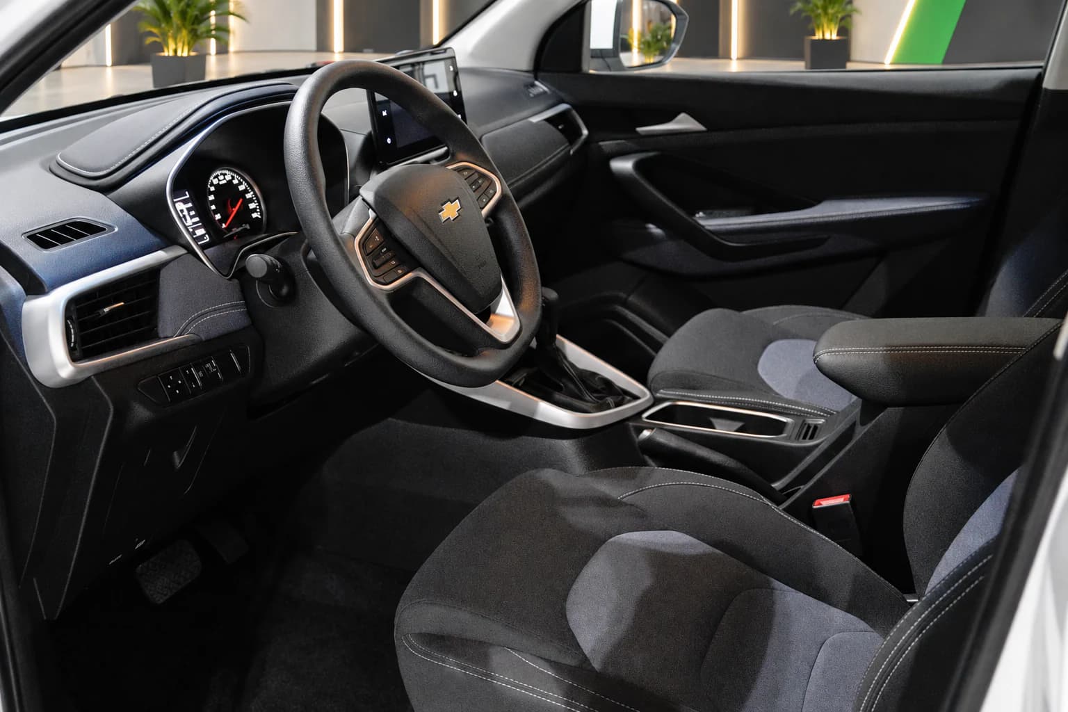 Chevrolet Captiva 2023 rental in Dubai – view 2